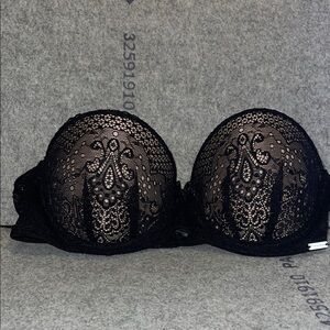 Tahari Elegant Black Lace Bra